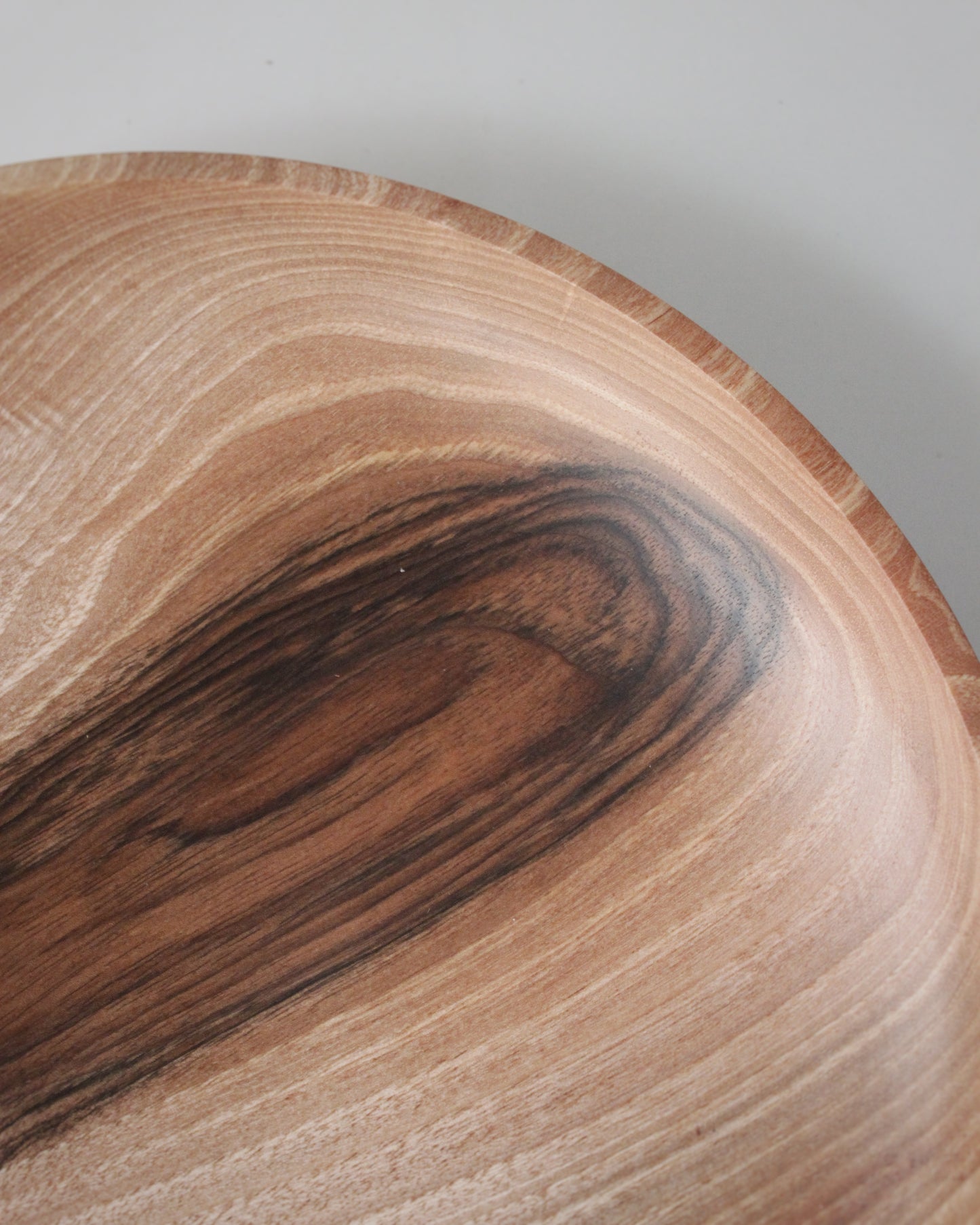 A69 Iberian Walnut wood center
