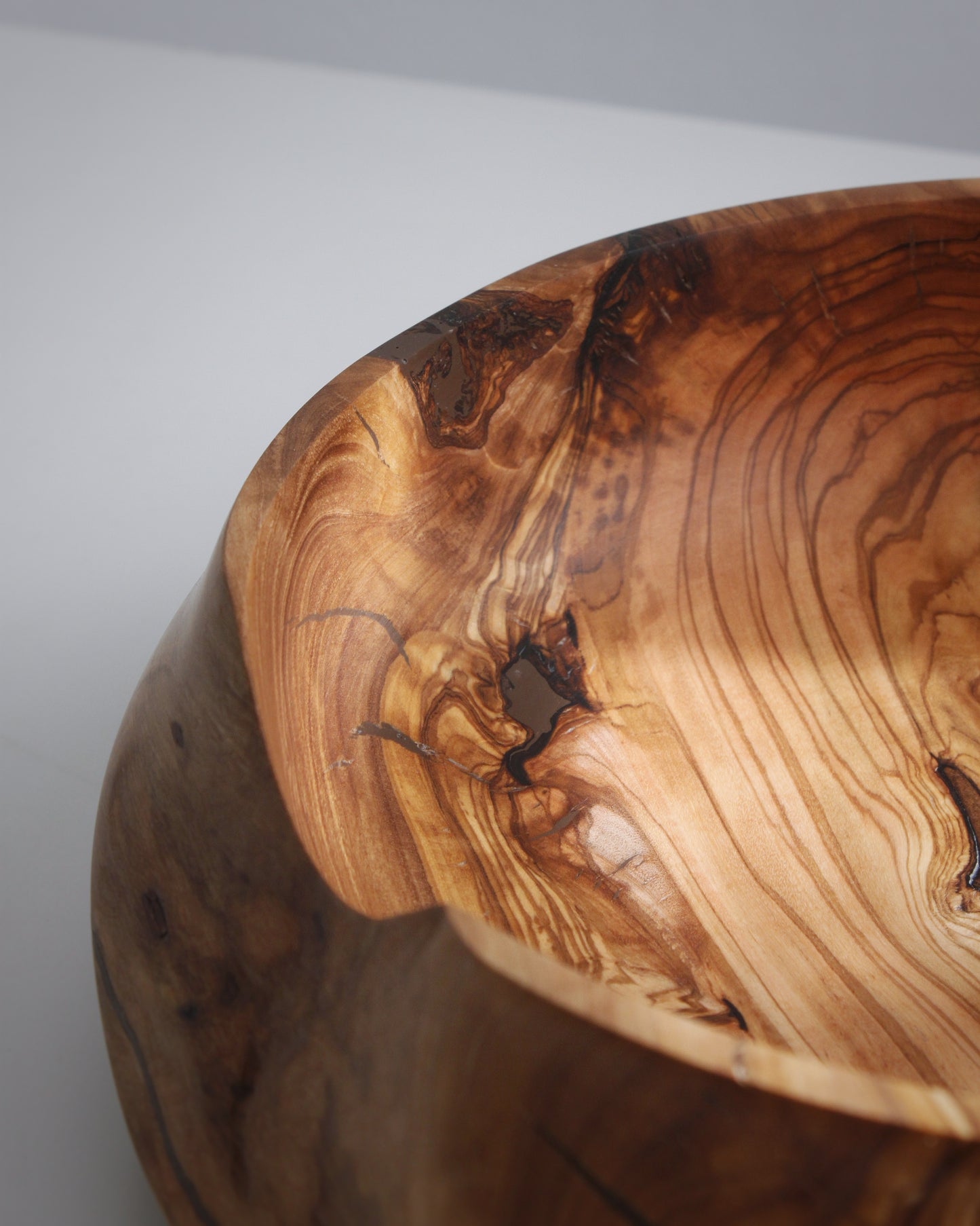 A74 Spanish Olive Wood Centerpiece