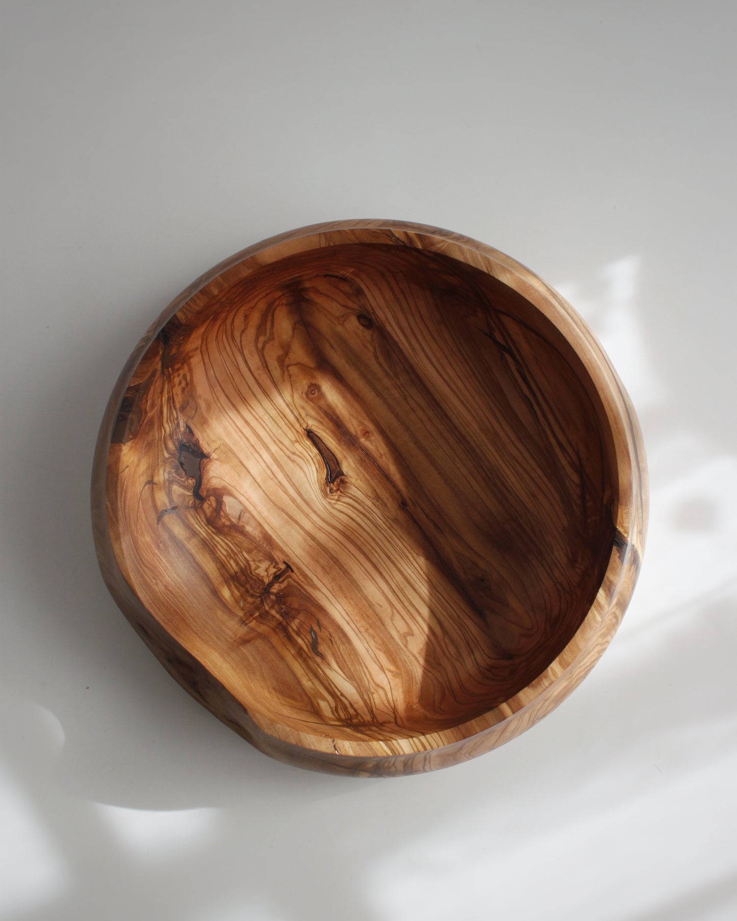 A74 Spanish Olive Wood Centerpiece