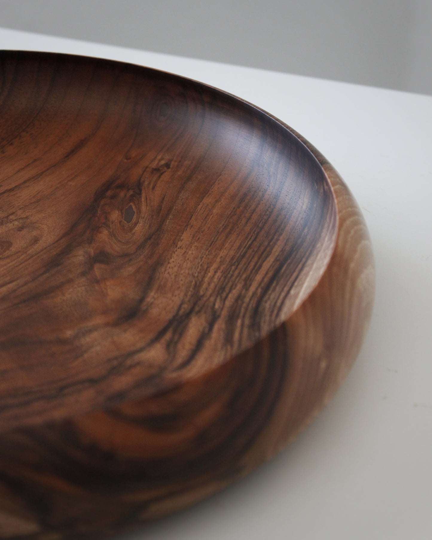 A125 Iberian Walnut Wood Center