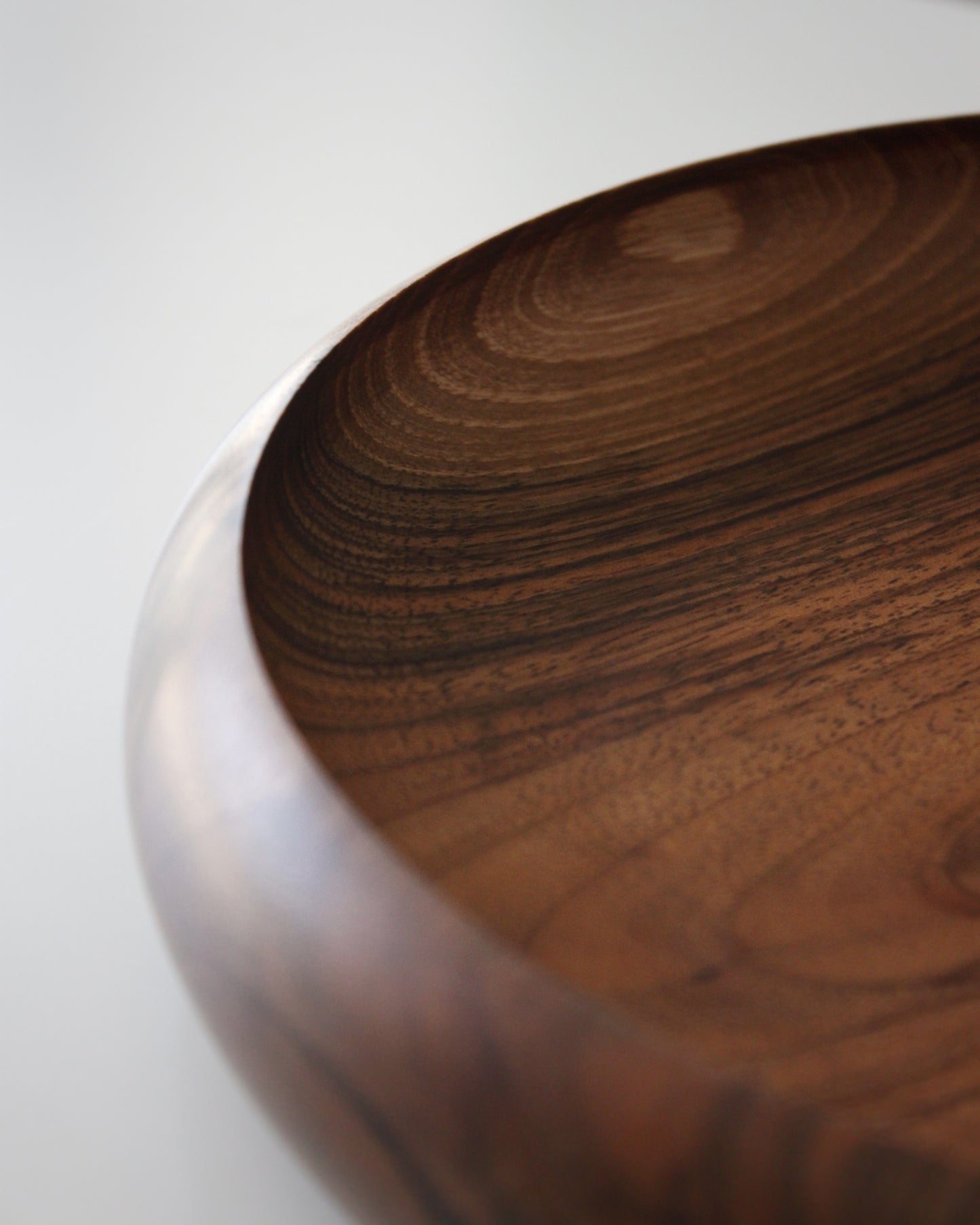 A125 Iberian Walnut Wood Center
