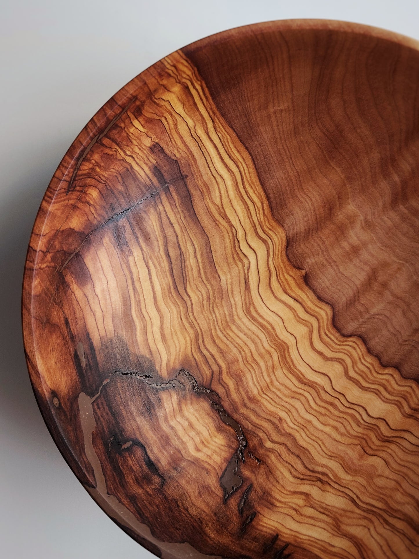 A02 Cuenco de madera de Olivo