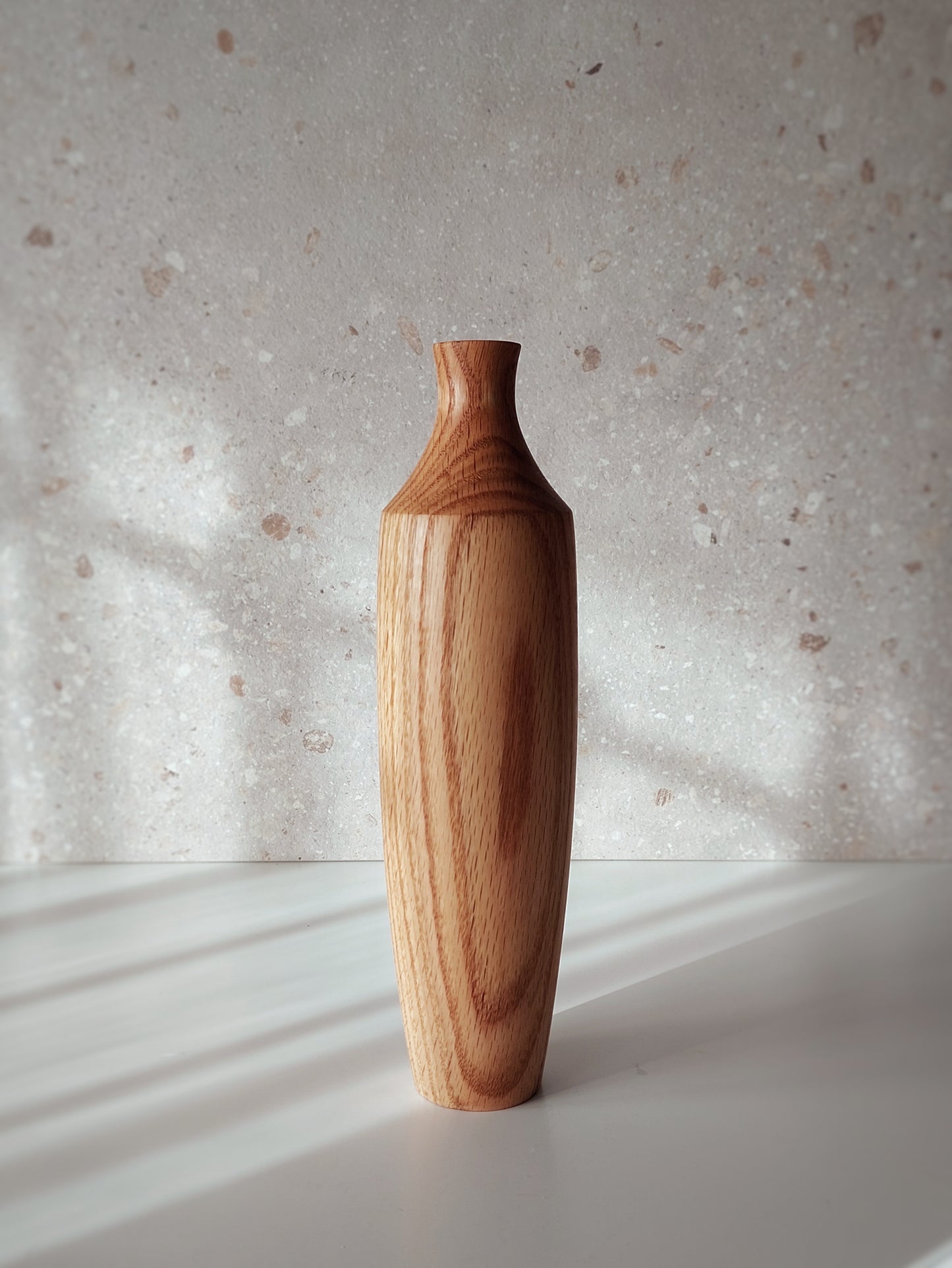 B02 European Oak Wood Vase