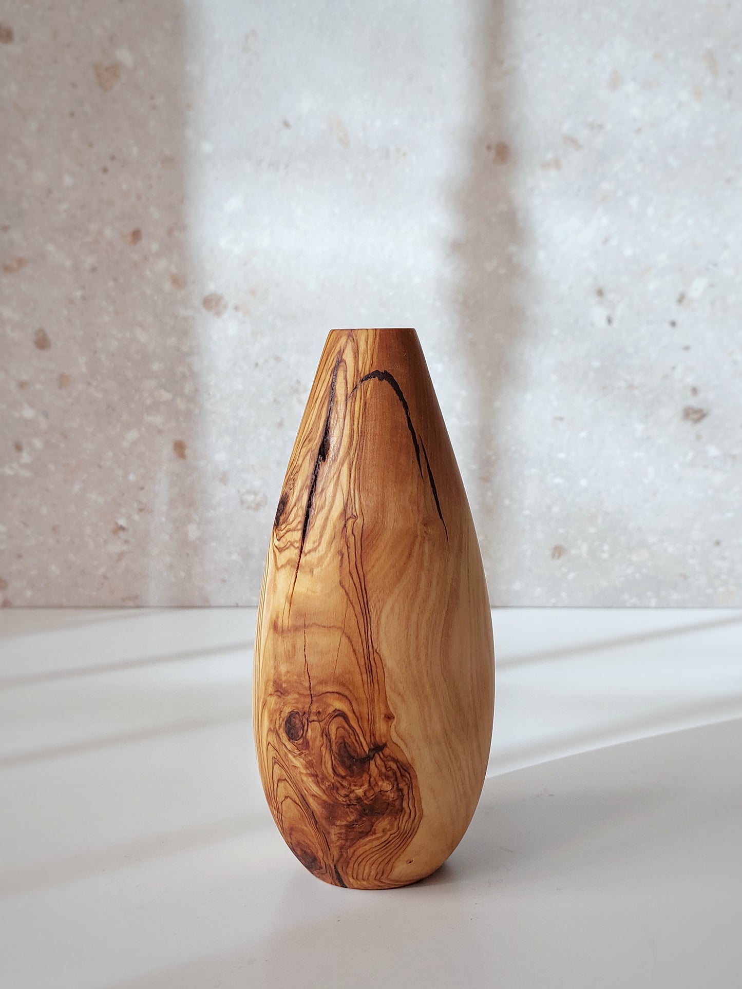 B10 Olive wood vase