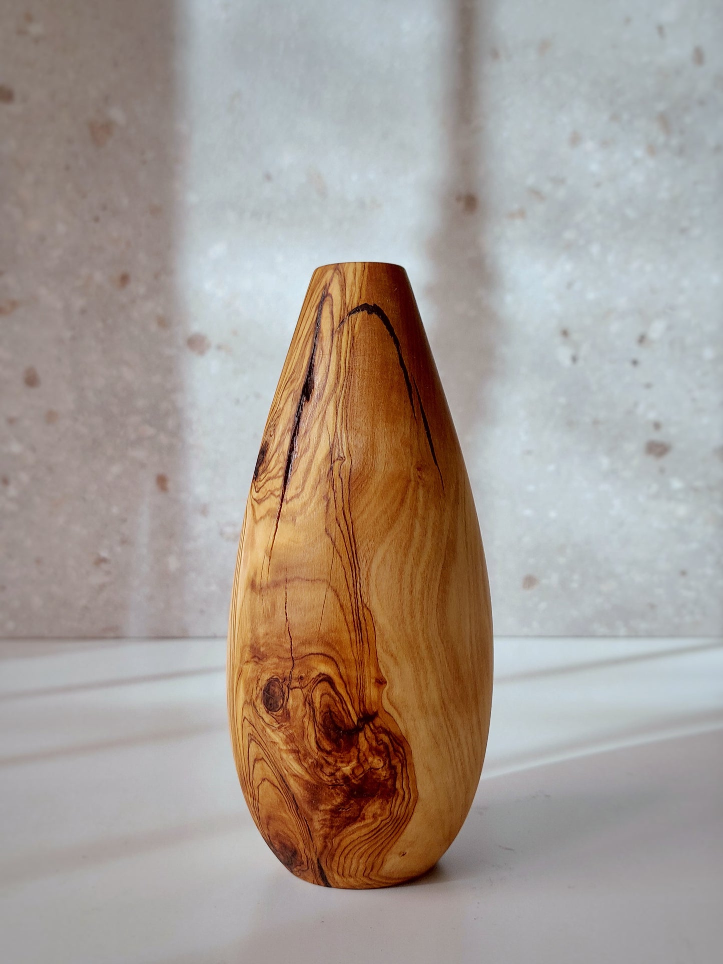 B10 Olive wood vase