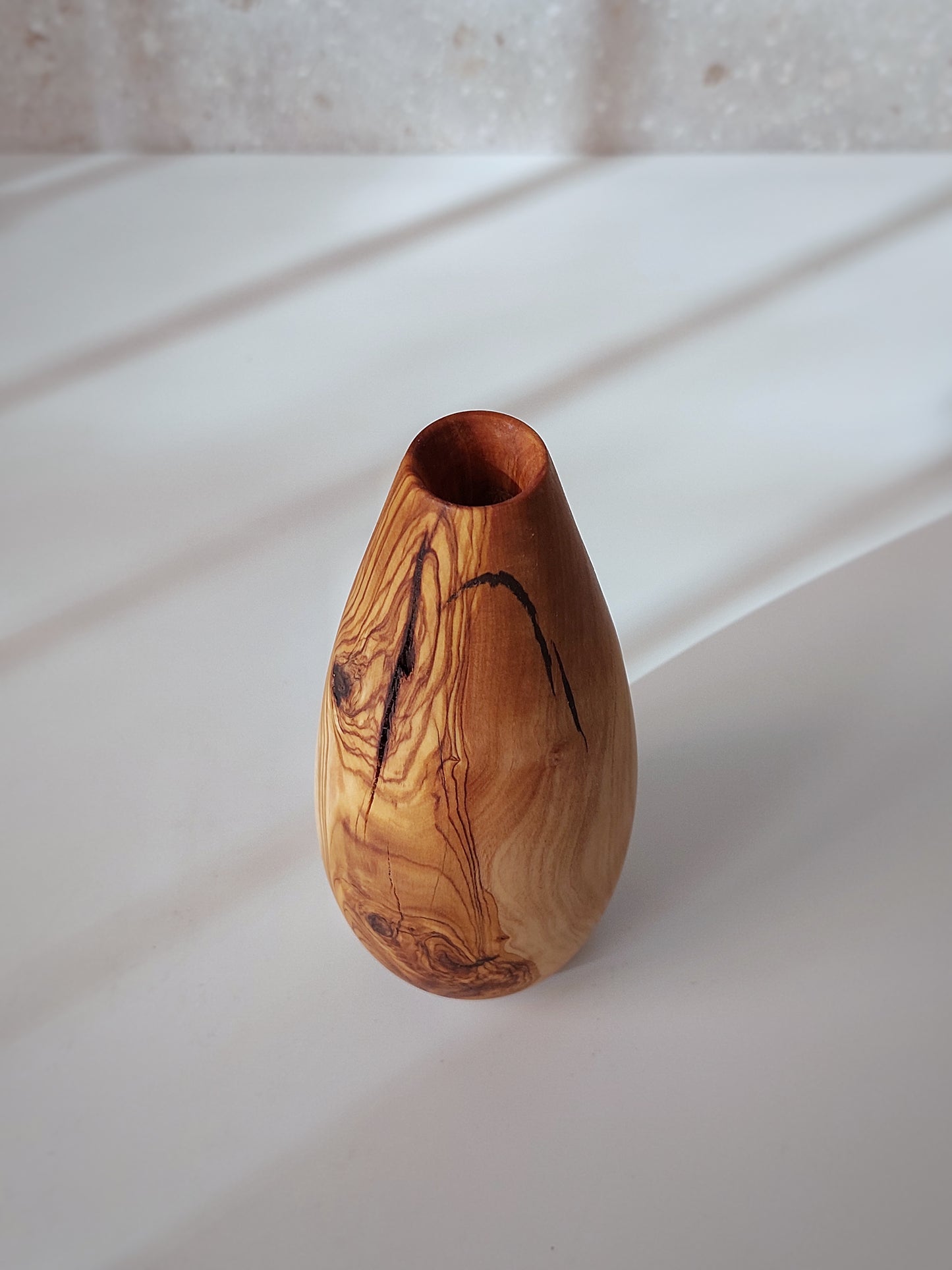 B10 Olive wood vase