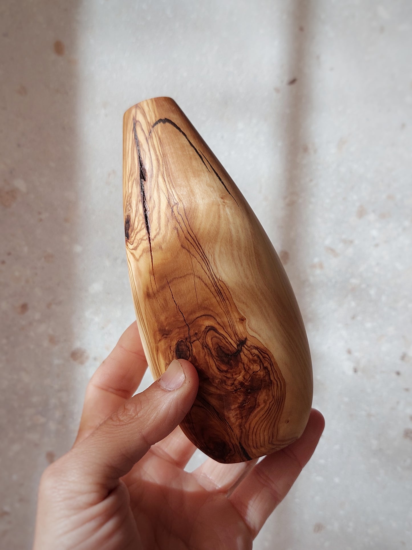 B10 Olive wood vase