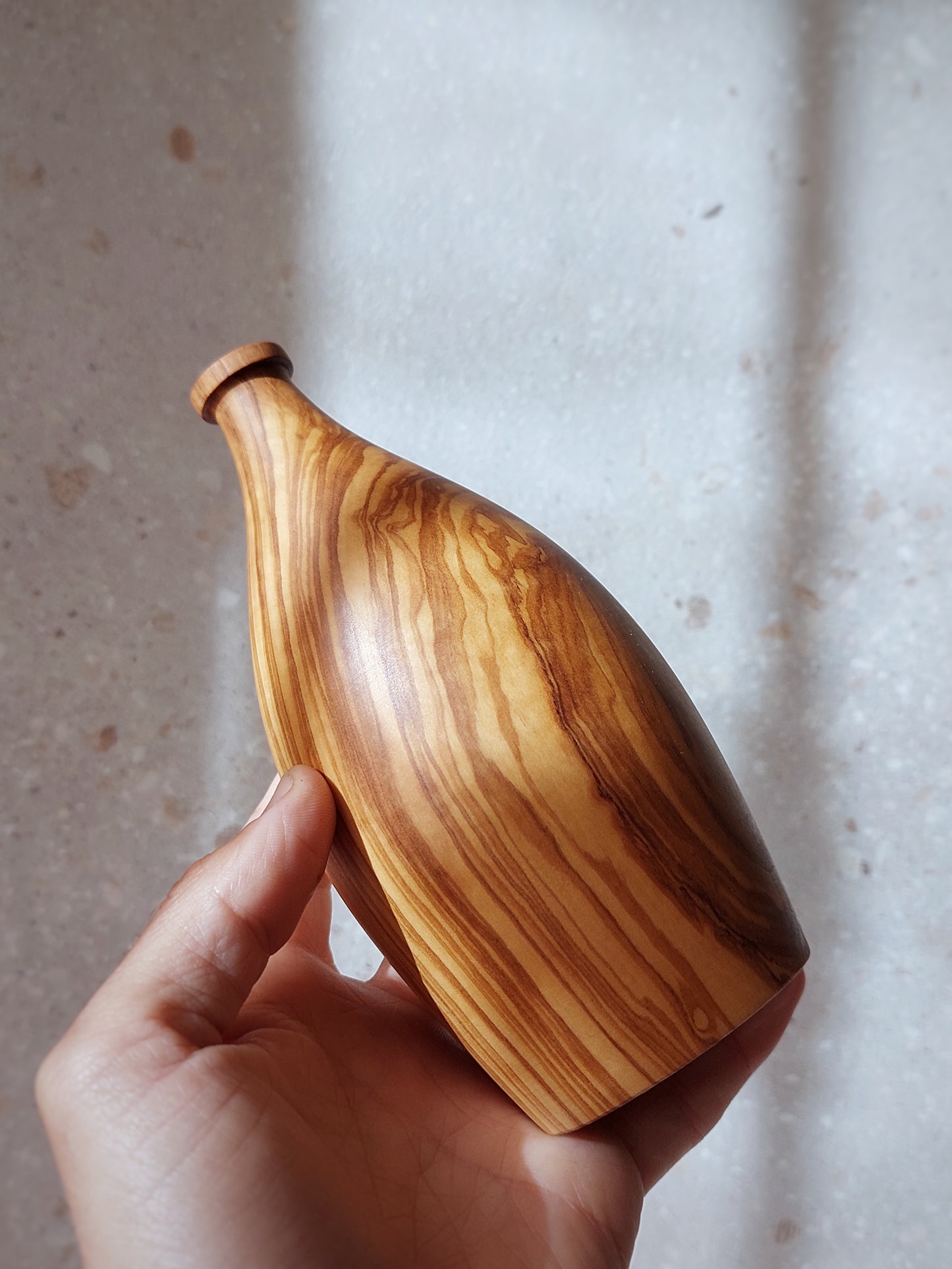 B11 Olive wood vase