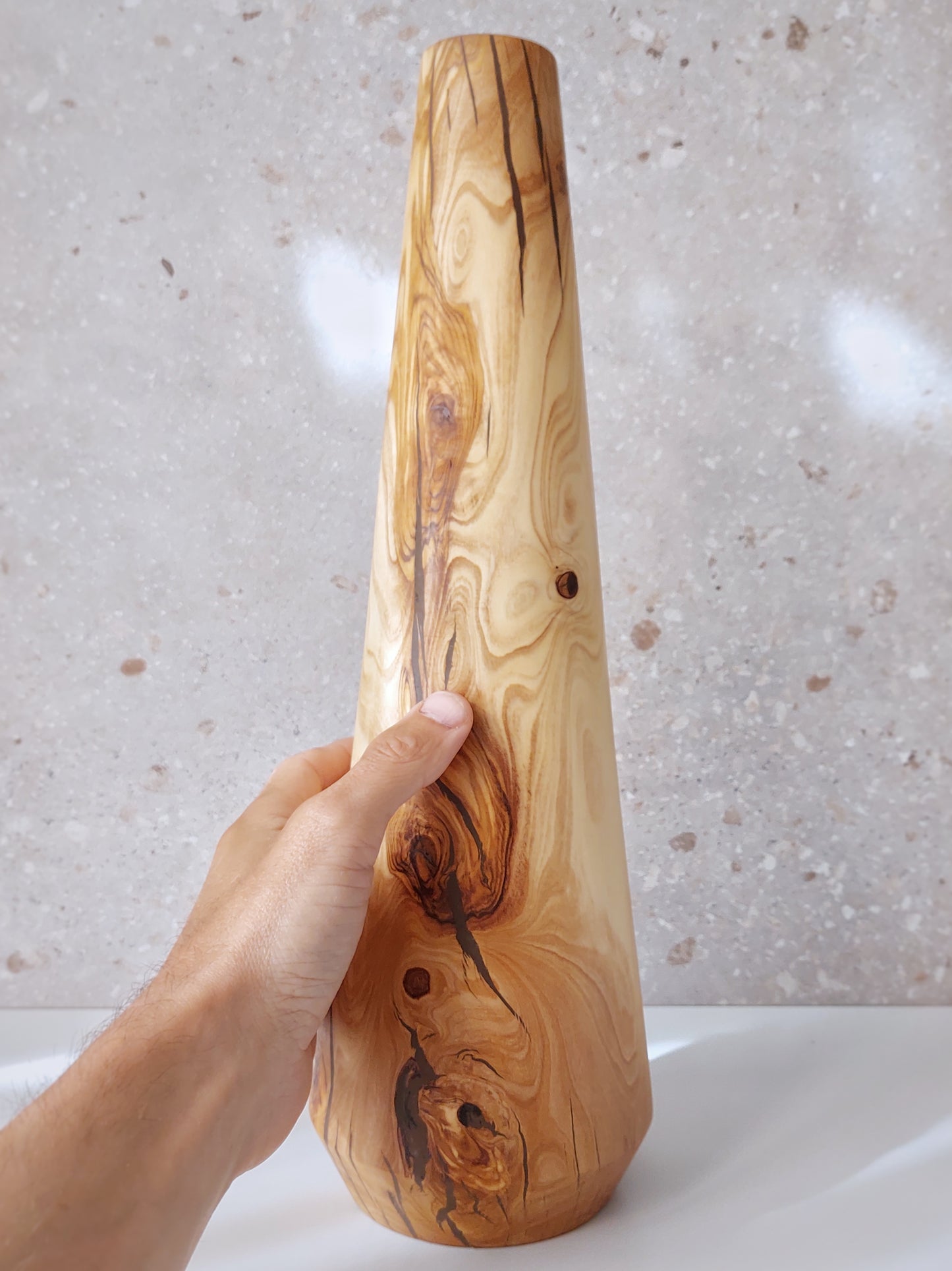 B20 Olive wood vase