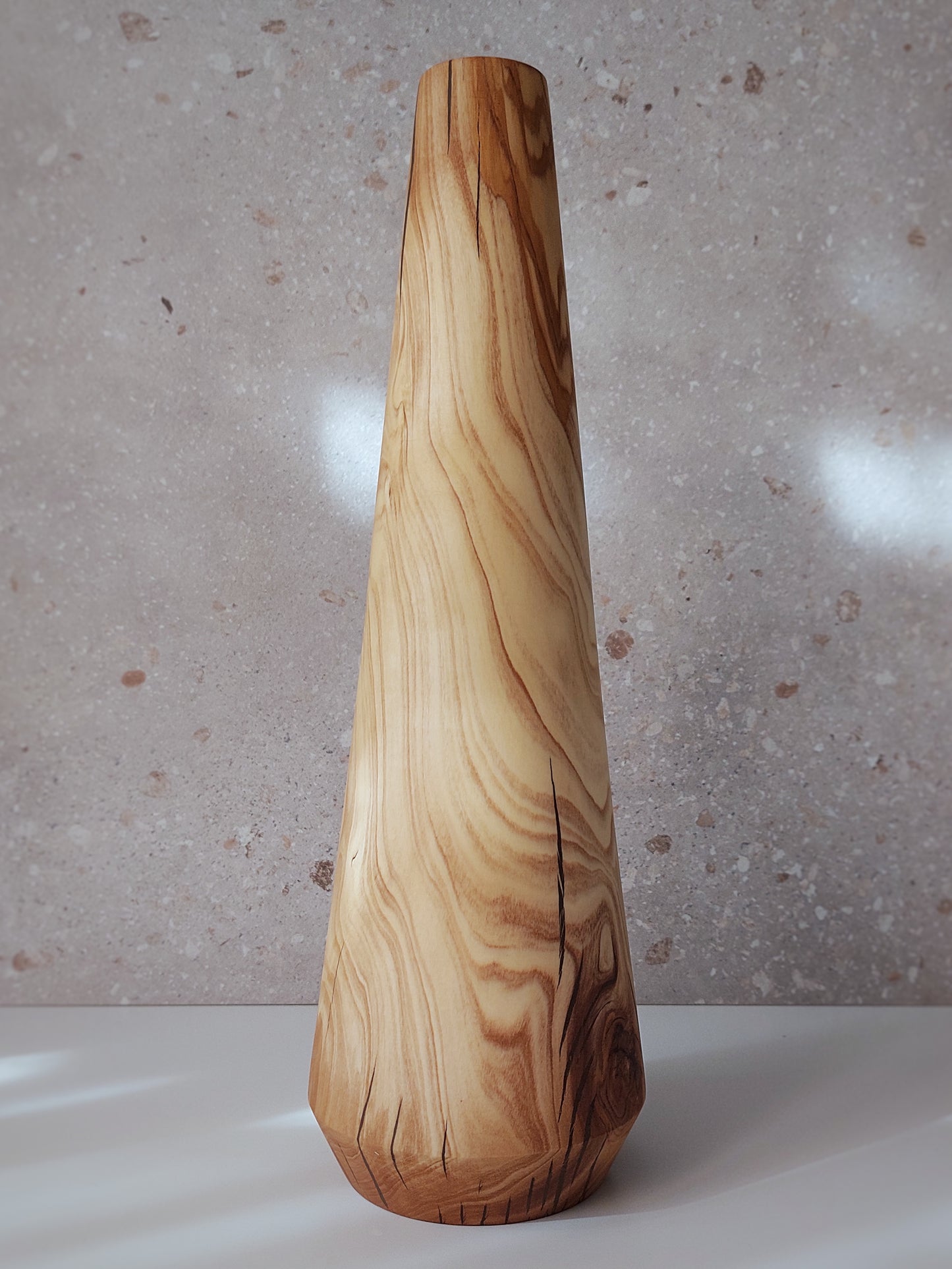 B20 Olive wood vase