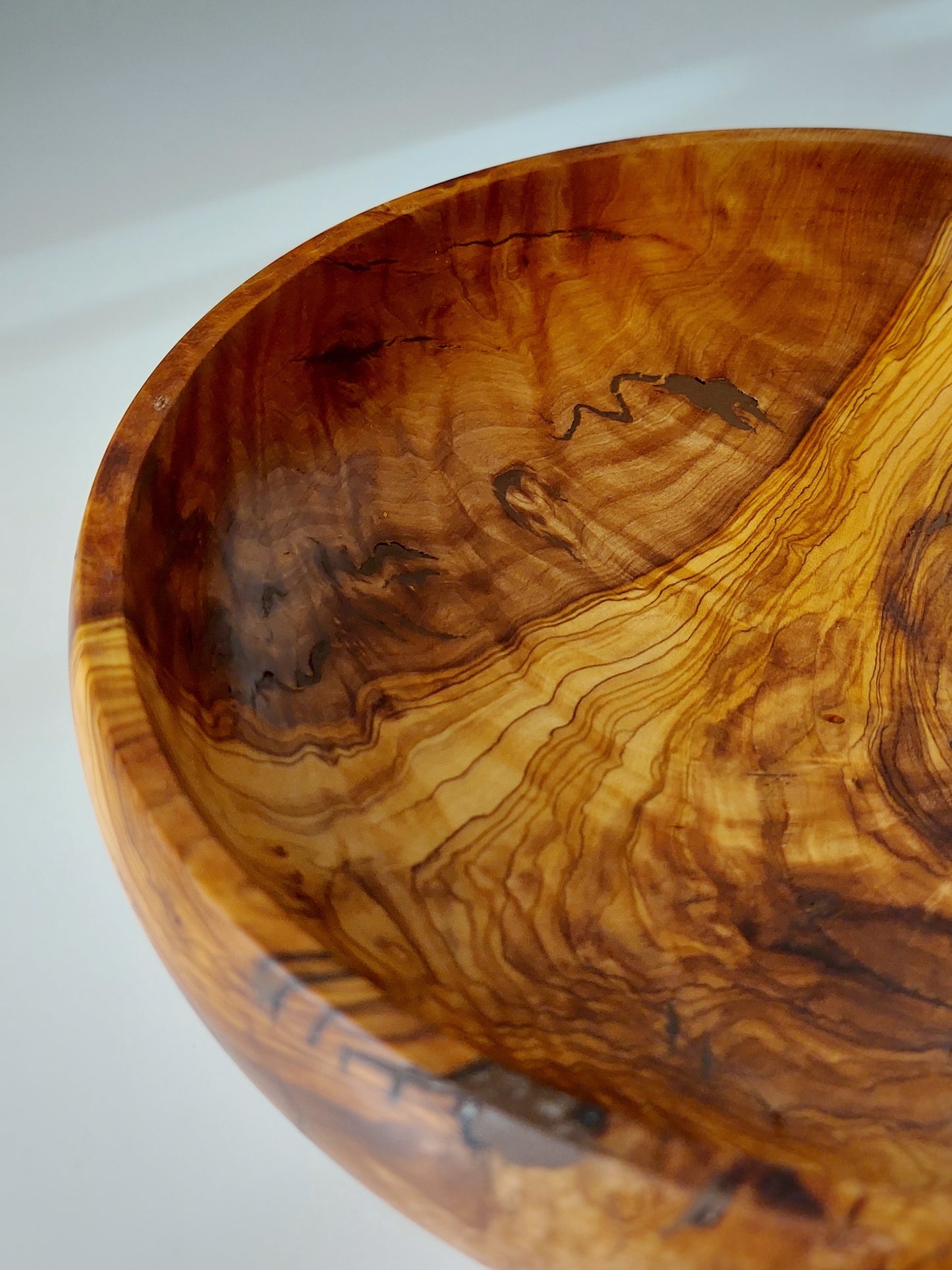 A03 Cuenco de madera de Olivo