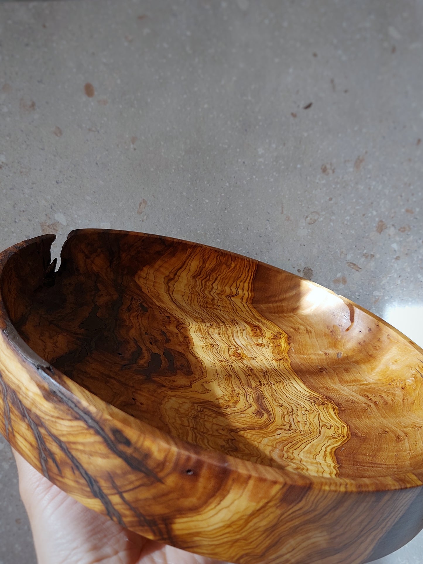 A04 Centro de mesa de madera de Olivo