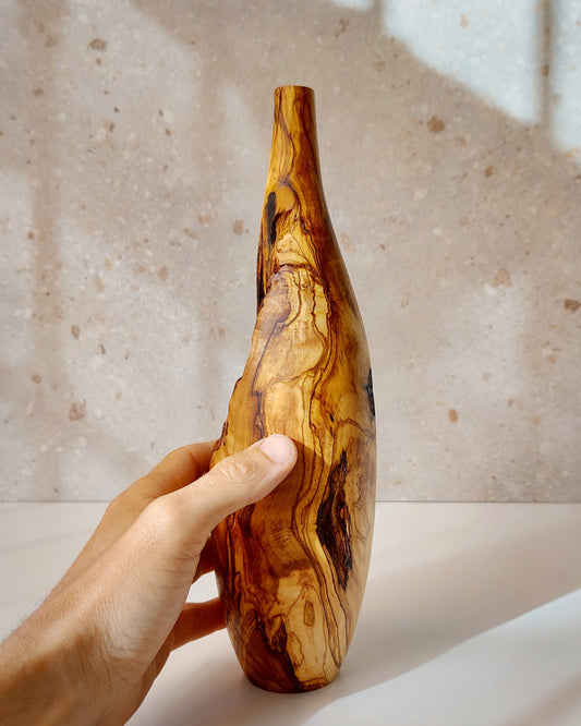 B38 Olive wood vase