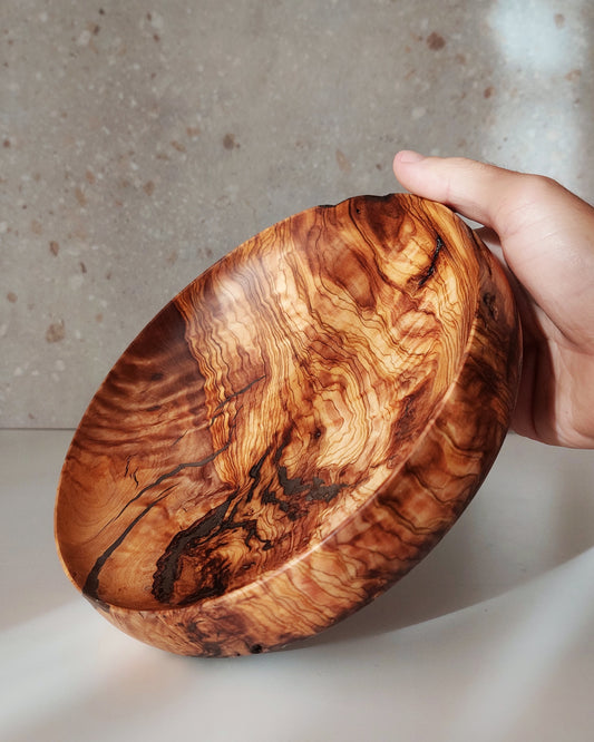 A40 Olive wood centerpiece