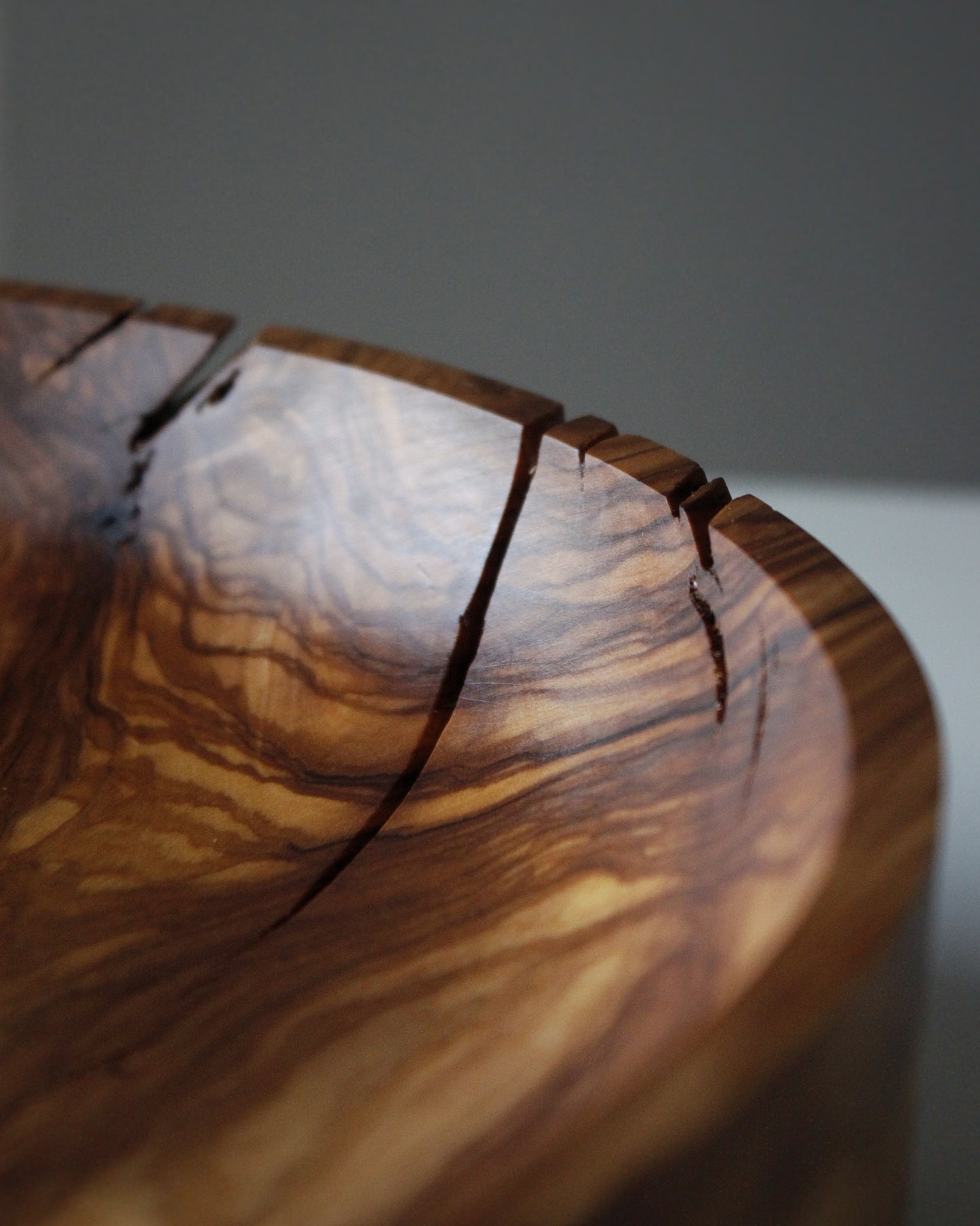 A217 Spanish Olive Wood Centerpiece
