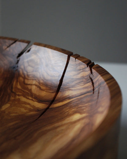 A217 Spanish Olive Wood Centerpiece
