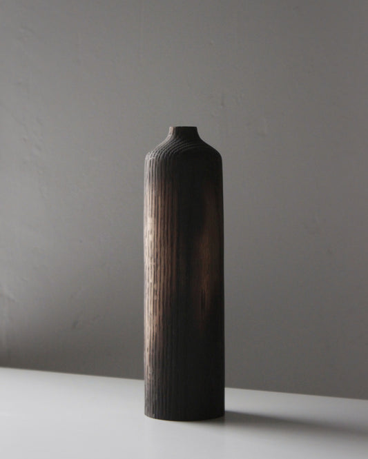 B52 Aged Red Oak Vase