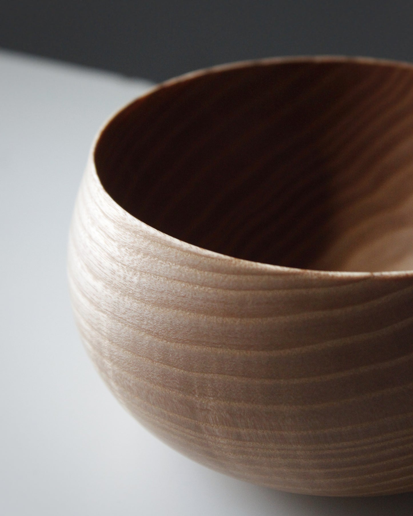 A243 Ash wood center