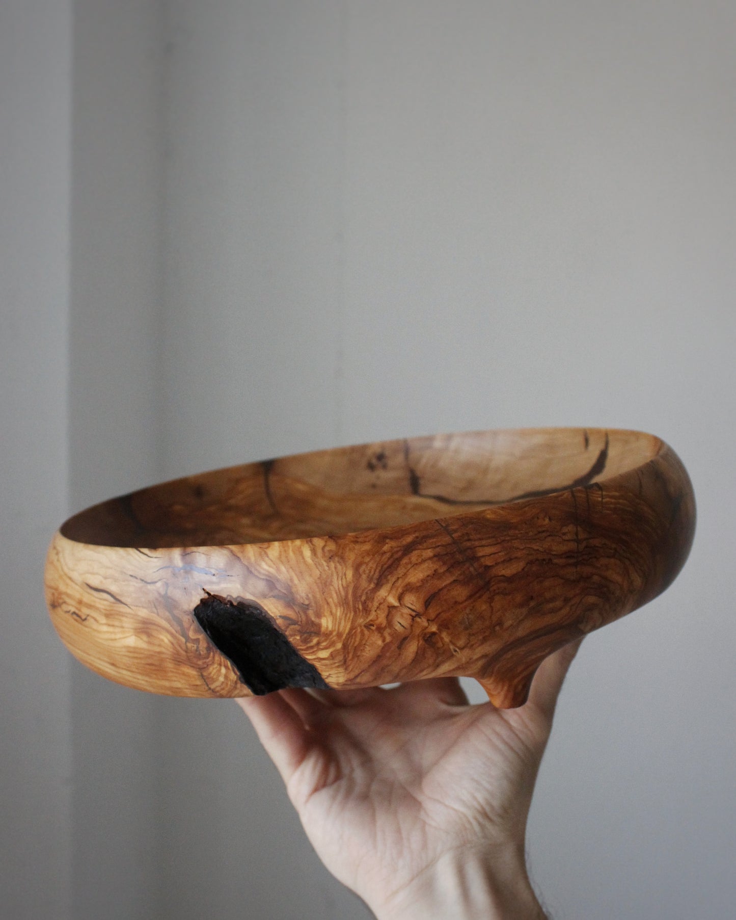 A166 Spanish Olive Wood Centerpiece