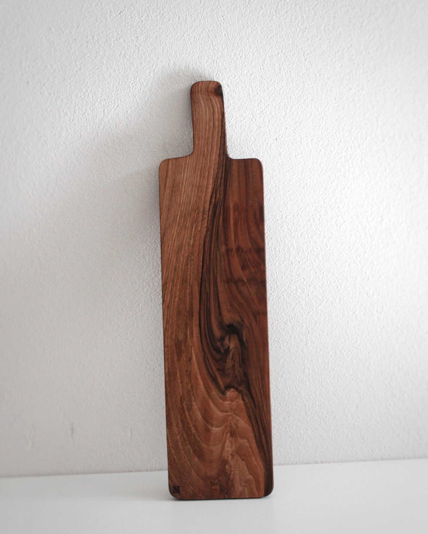 T11 Serving board of Iberian Walnut